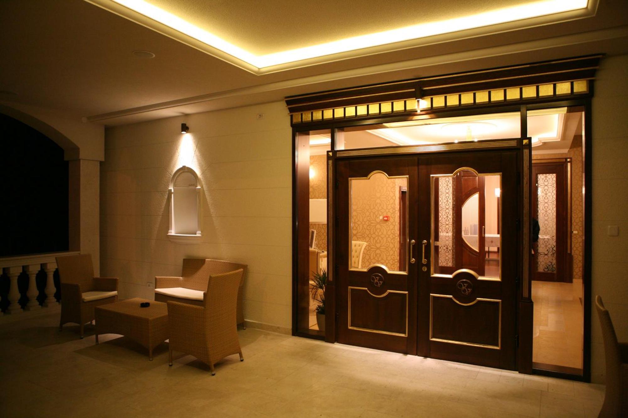 Hotel Villa Viktorija Banja Luka Bagian luar foto