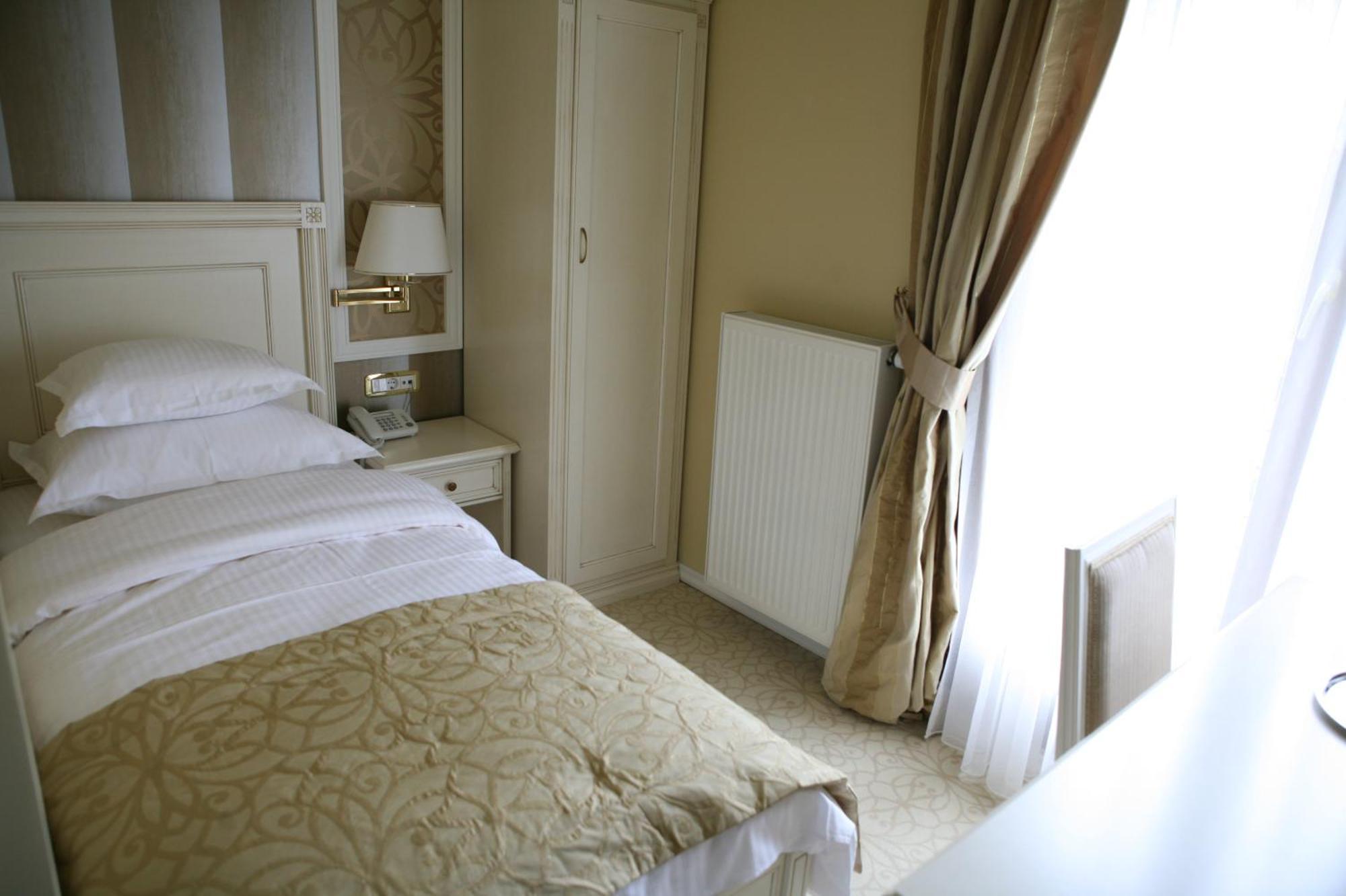 Hotel Villa Viktorija Banja Luka Bagian luar foto
