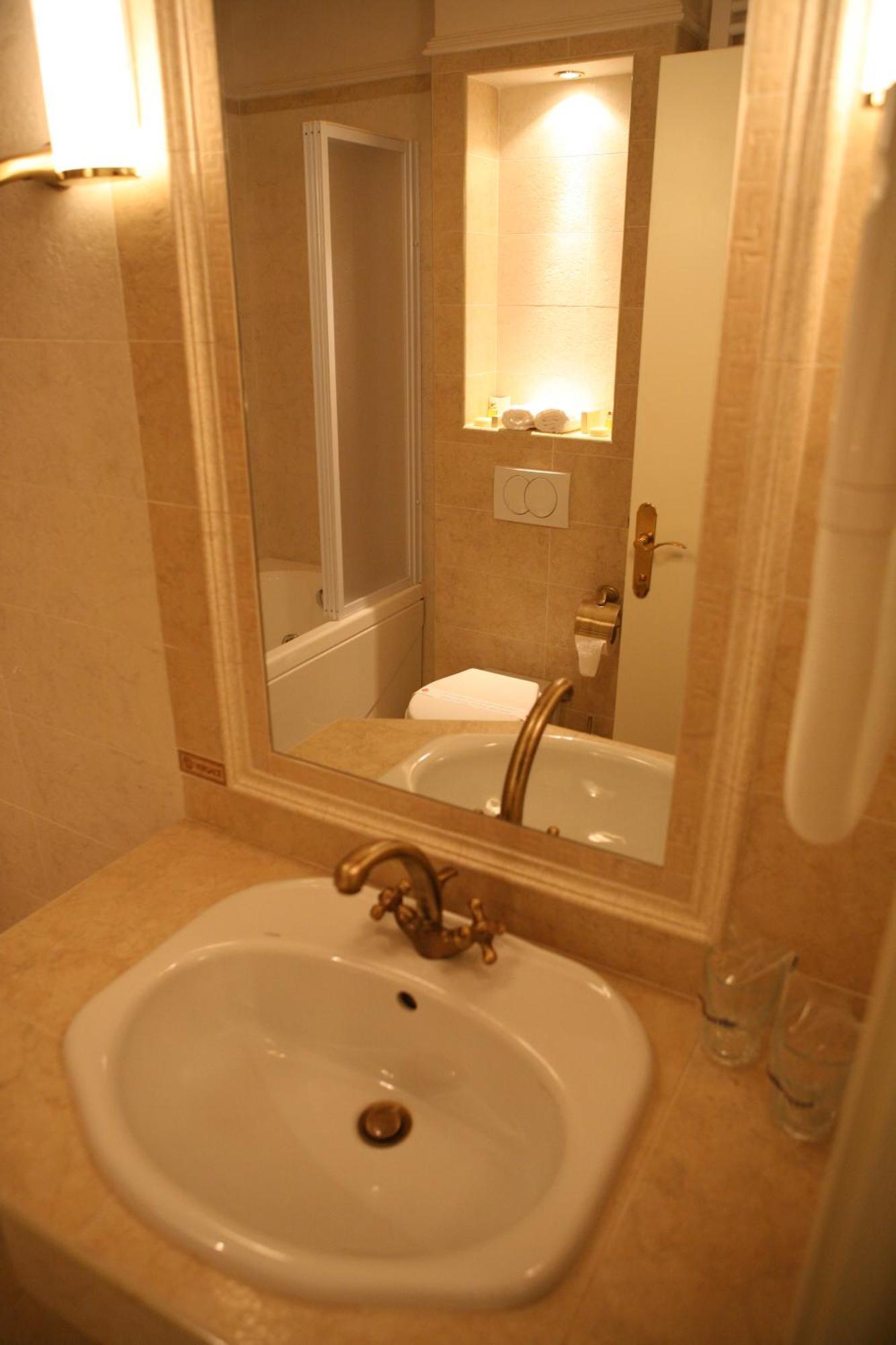 Hotel Villa Viktorija Banja Luka Bagian luar foto